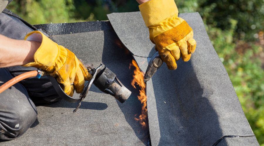 Expert Emergency Roof Repairs services in Walled Lake, MI
